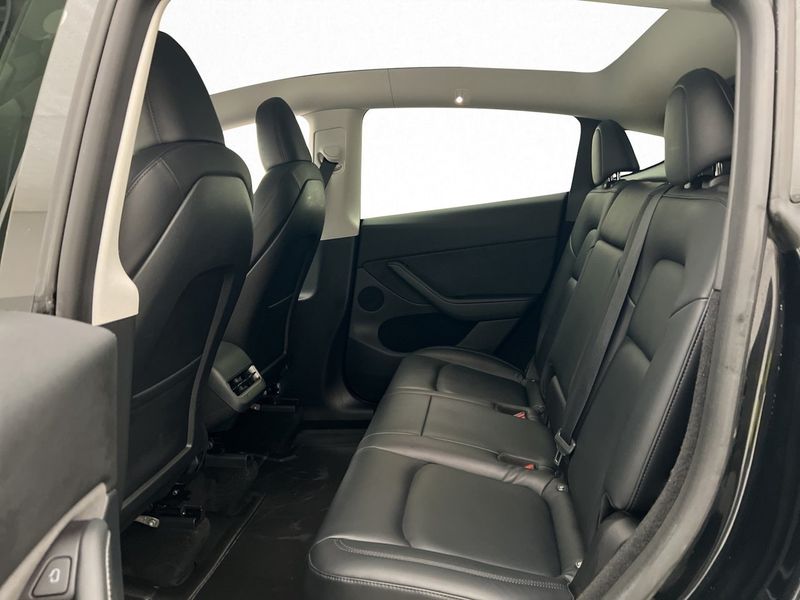 Tesla Model Y bild 29