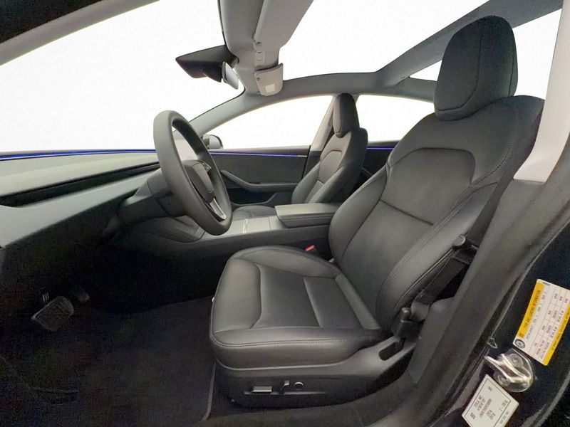 Tesla Model 3 bild 15