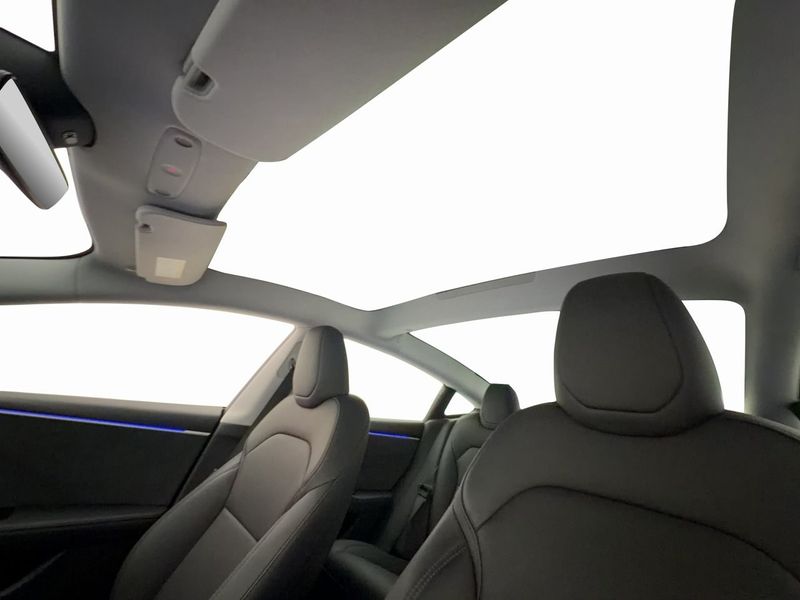 Tesla Model 3 bild 20