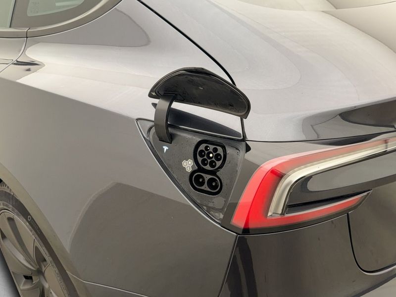 Tesla Model 3 bild 11