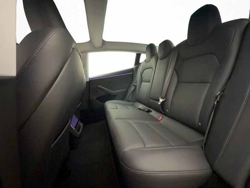 Tesla Model 3 bild 18