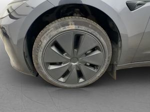 Tesla Model 3 bild 30