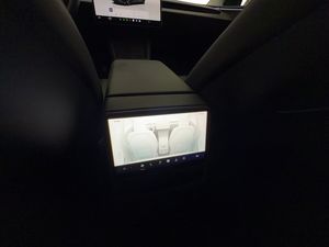 Tesla Model 3 bild 19