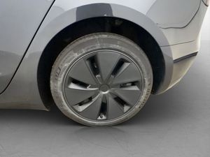 Tesla Model 3 bild 31