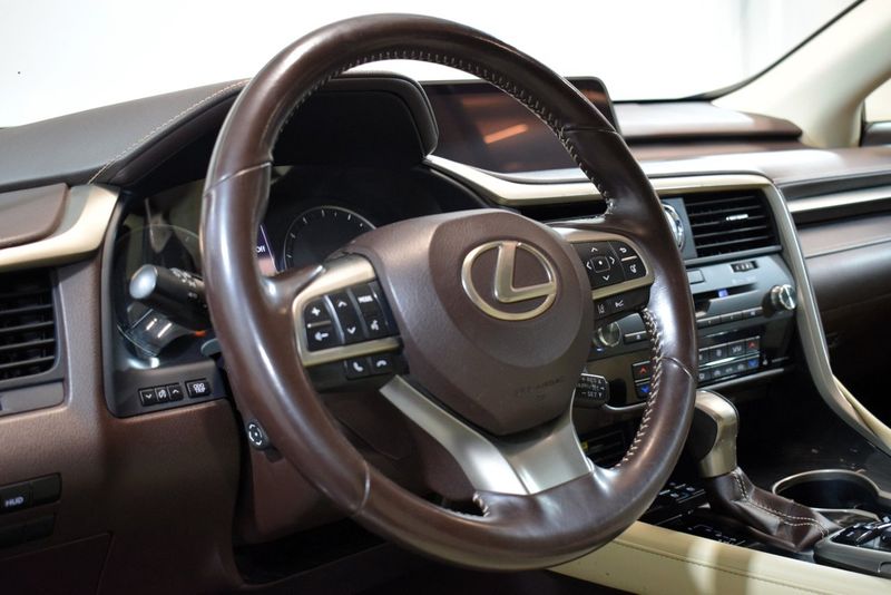 Lexus RX bild 8