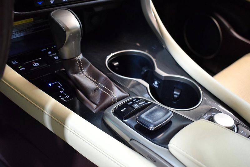 Lexus RX bild 15