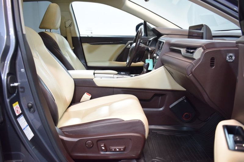 Lexus RX bild 19