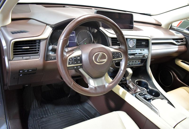 Lexus RX bild 9