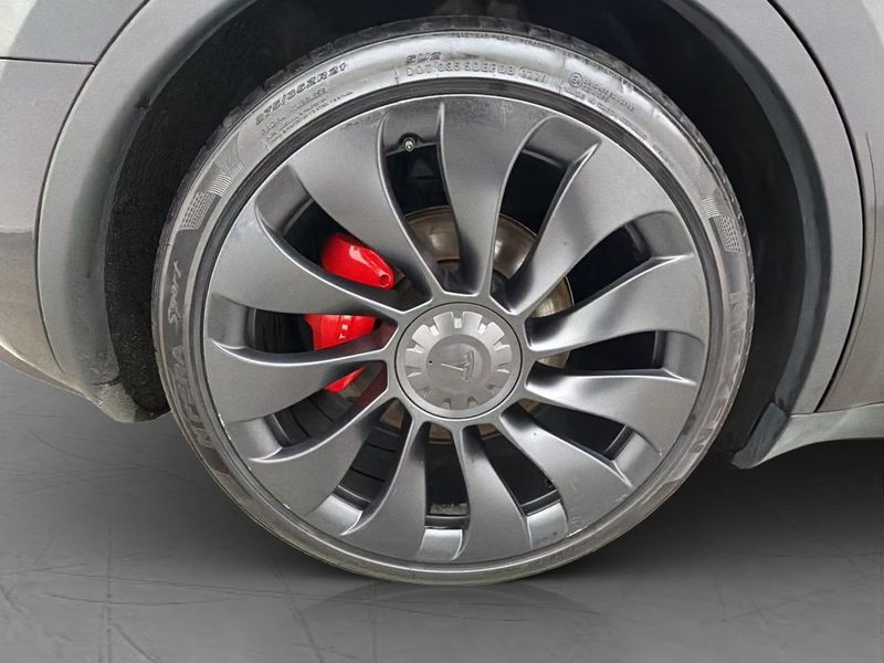 Tesla Model Y bild 13