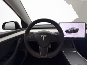Tesla Model Y bild 33