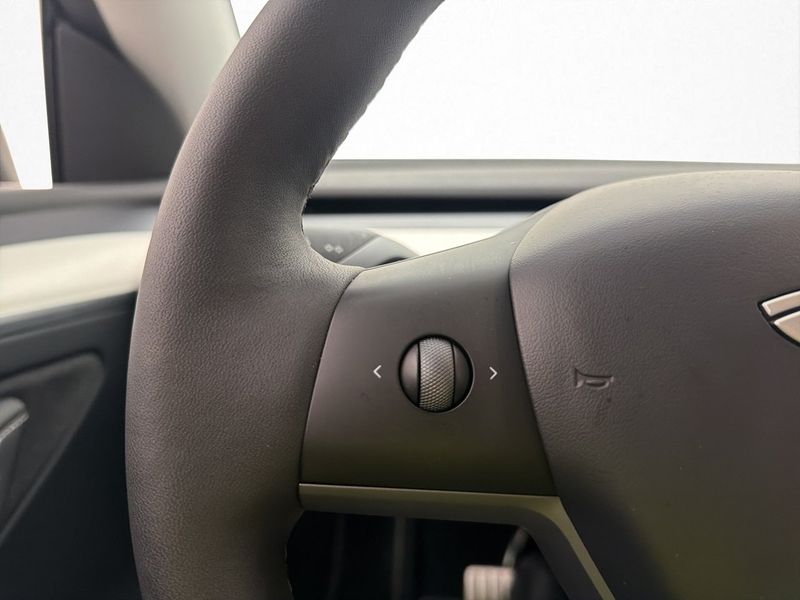 Tesla Model Y bild 28