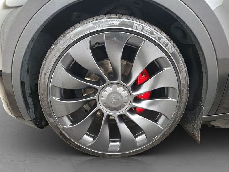 Tesla Model Y bild 11