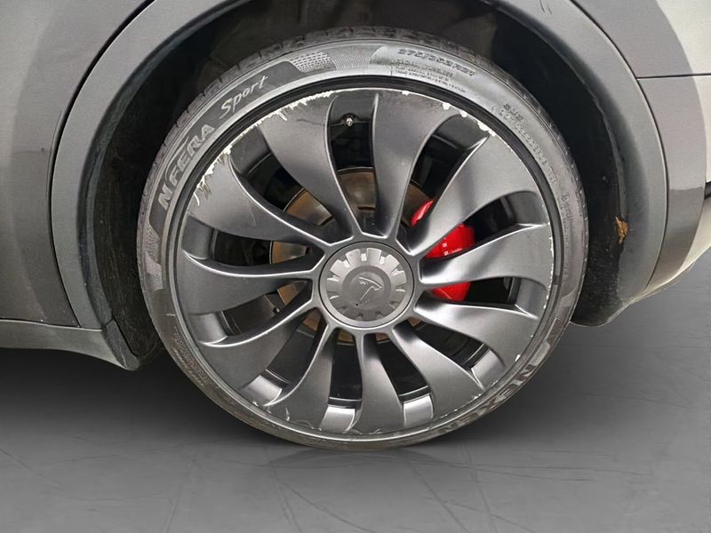 Tesla Model Y bild 12