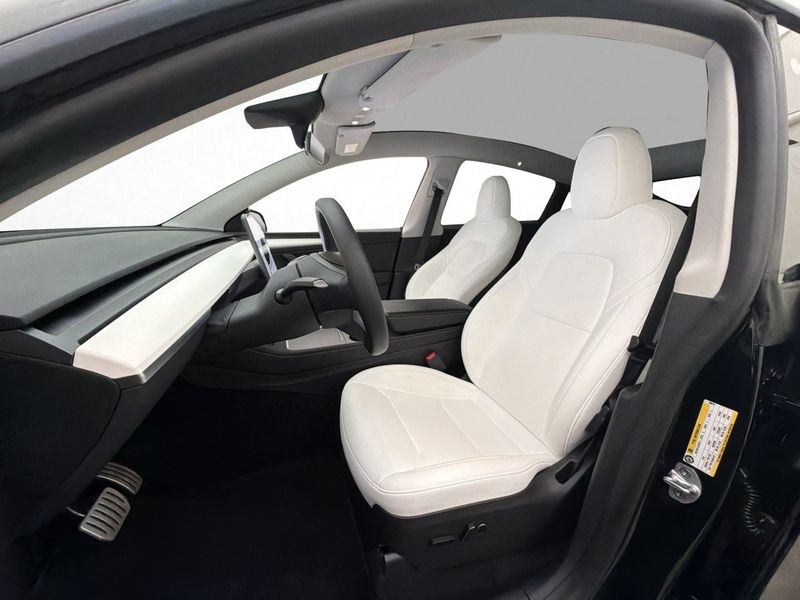 Tesla Model Y bild 34