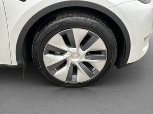 Tesla Model Y bild 14