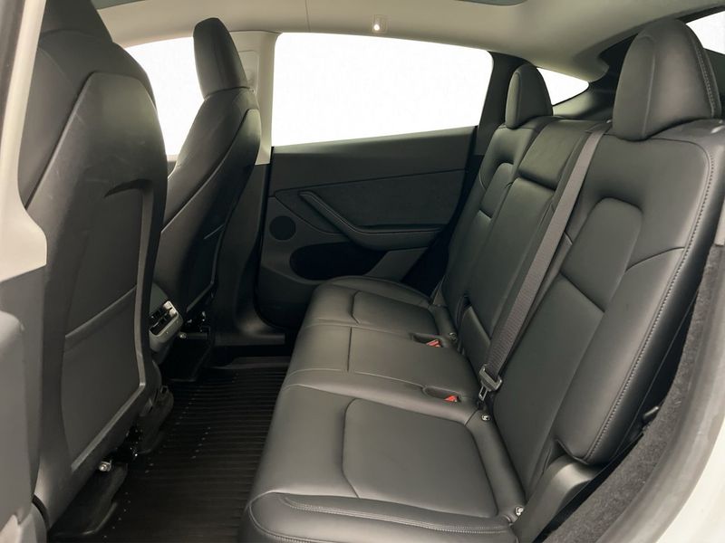 Tesla Model Y bild 21