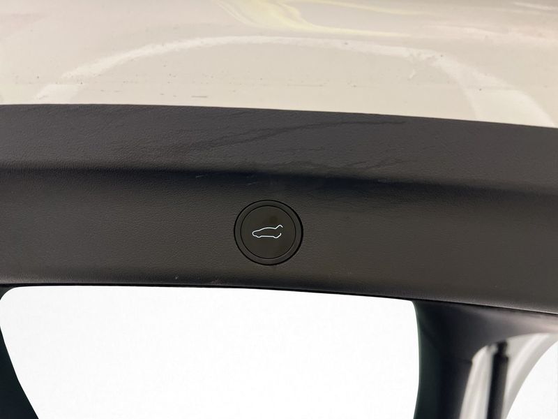 Tesla Model Y bild 19