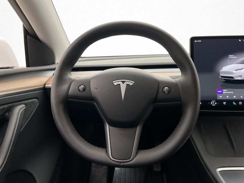 Tesla Model Y bild 23
