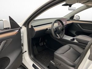 Tesla Model Y bild 24