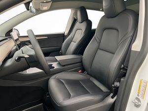Tesla Model Y bild 25