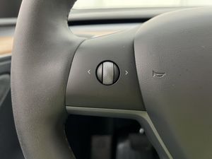 Tesla Model Y bild 34