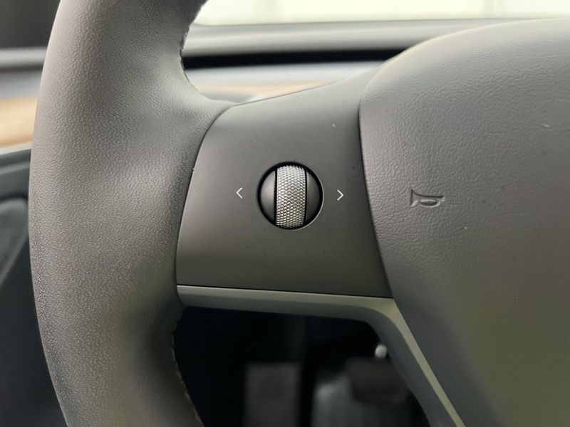 Tesla Model Y bild 34