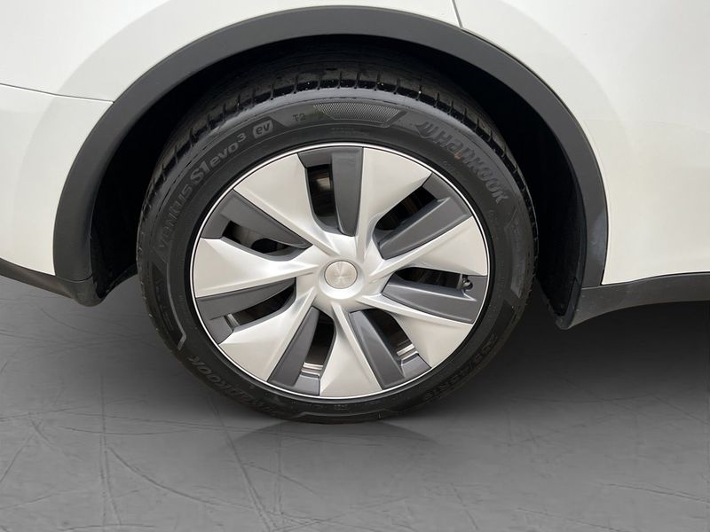 Tesla Model Y bild 13