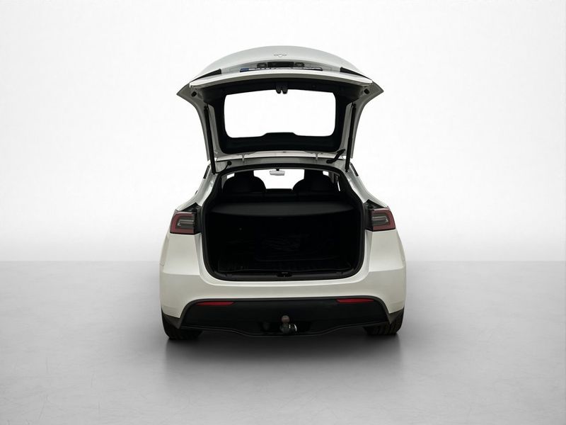 Tesla Model Y bild 18