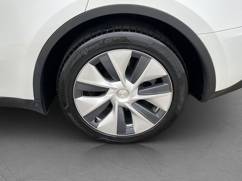 Tesla Model Y bild 12