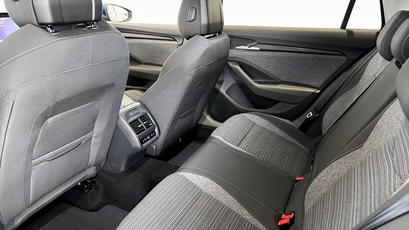Skoda Superb bild 8
