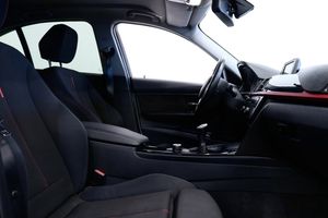 BMW 320 bild 8