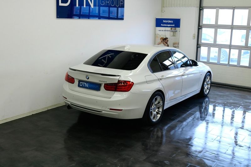 BMW 320 bild 2