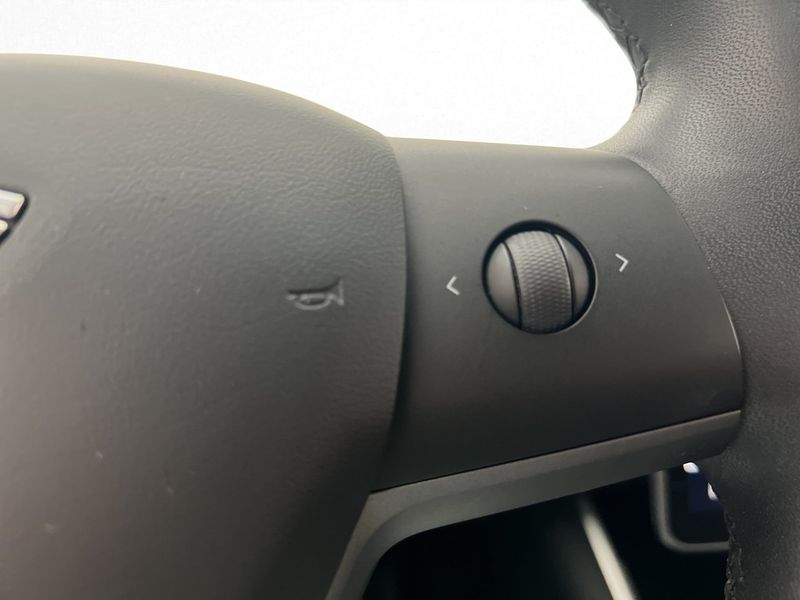 Tesla Model 3 bild 34