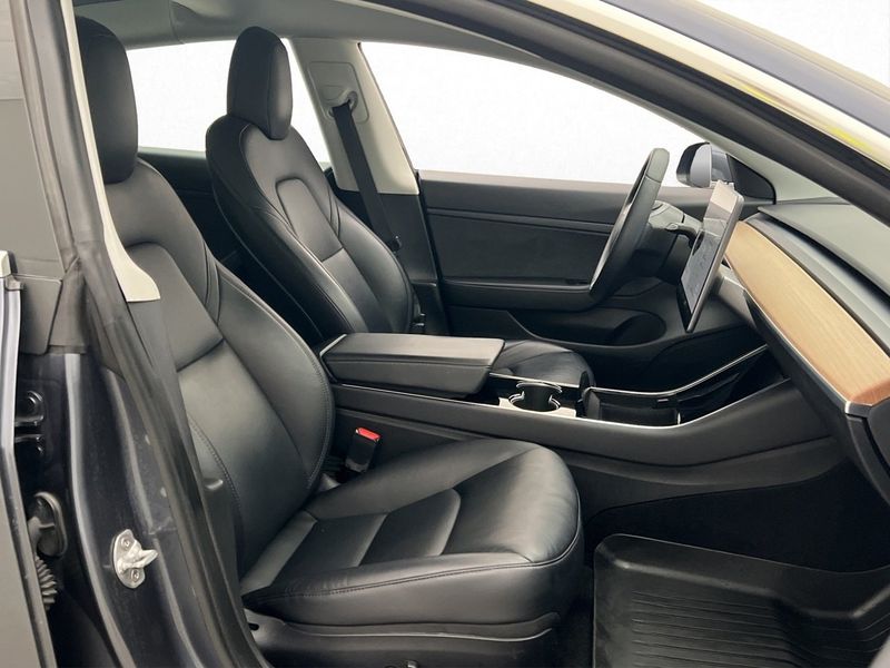 Tesla Model 3 bild 16