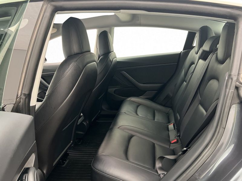 Tesla Model 3 bild 17