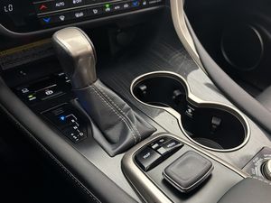 Lexus RX bild 23