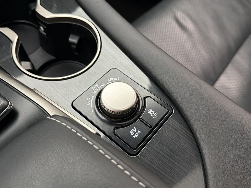 Lexus RX bild 22