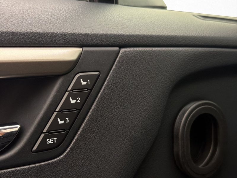 Lexus RX bild 21