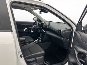 Toyota Yaris Cross bild 11