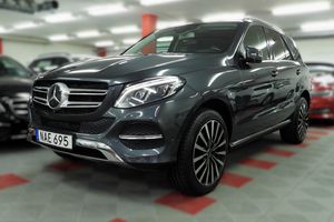 Mercedes GLE250 bild 1