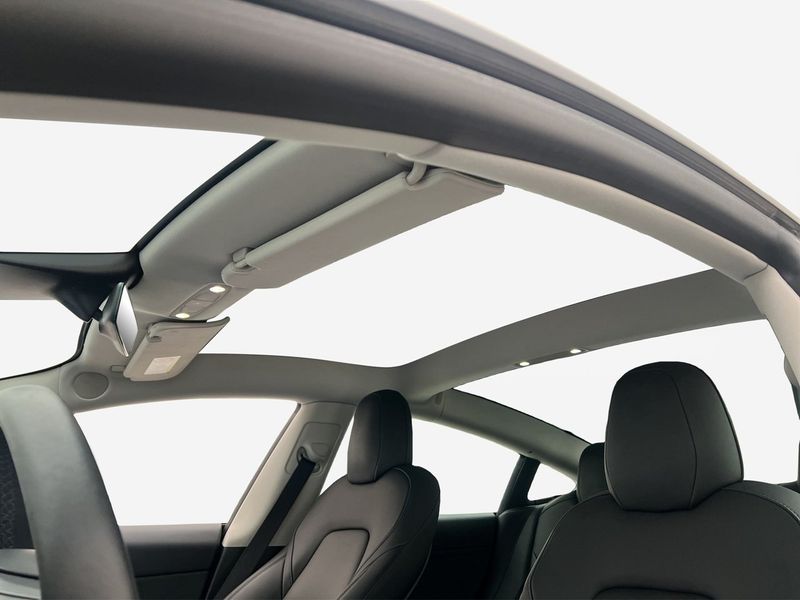 Tesla Model 3 bild 20