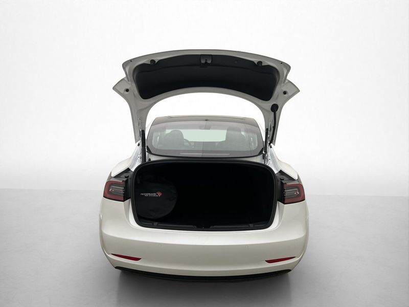 Tesla Model 3 bild 10