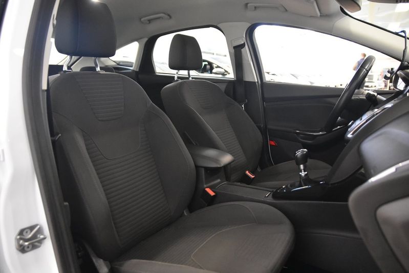 Ford Focus bild 8