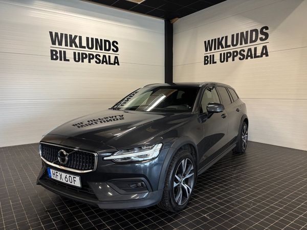Volvo V60 Cross Country D4 AWD Geartronic Skinn Pano 360 HuD SE SPEC - 2019