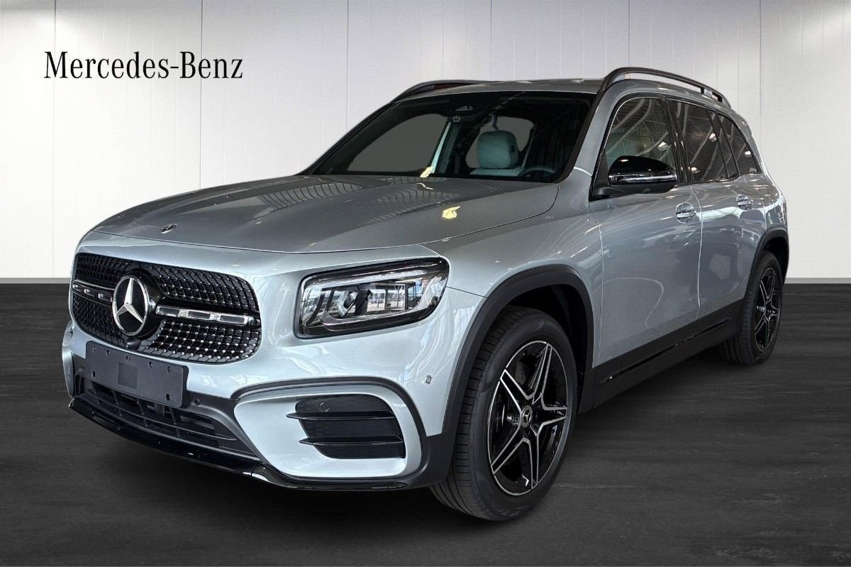 Mercedes GLB220