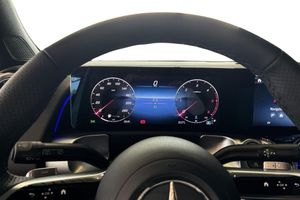 Mercedes GLB220 bild 7