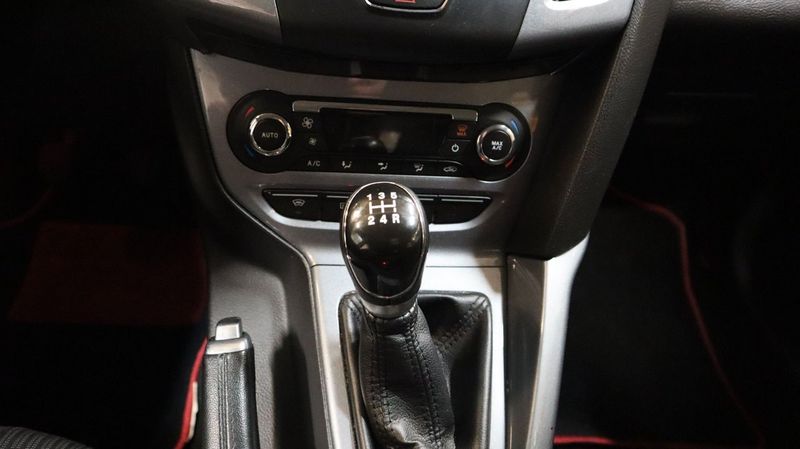 Ford Focus bild 8