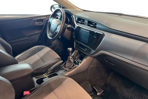 Toyota Auris bild 8