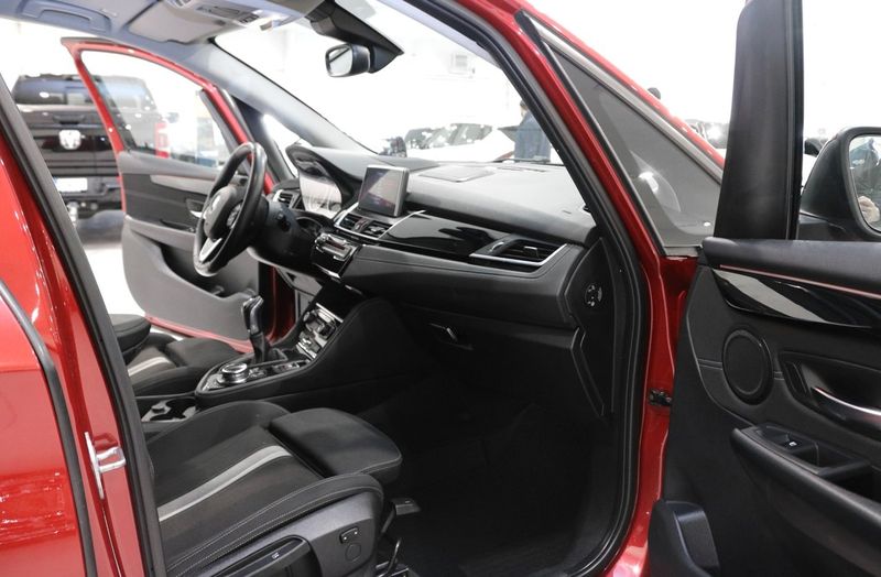 BMW 218 bild 12