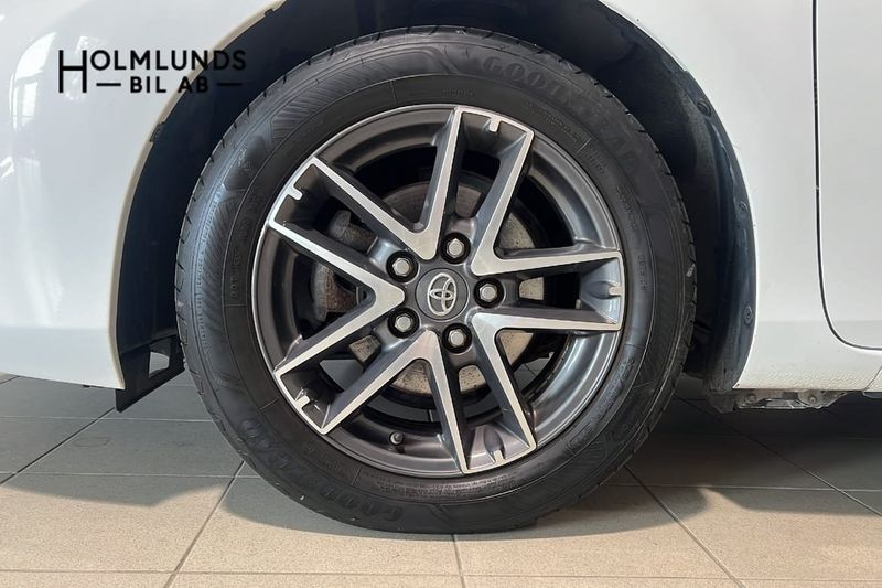 Toyota Auris bild 5